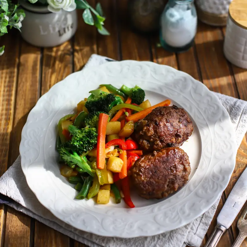 Домашние котлеты с миксом овощей — курс «Эффективная кулинария»