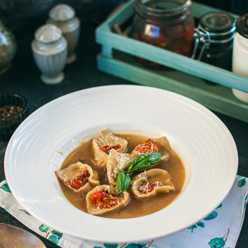 Каппеллетти в пряном бульоне — курс «Итальянская кухня»